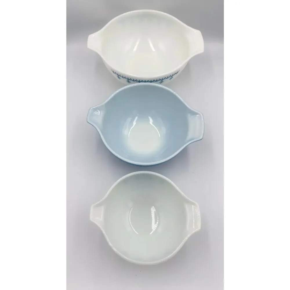 Pyrex snowflake white